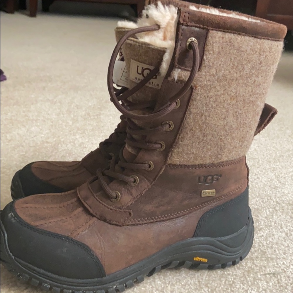 UGG Adirondack brown snow boots  size 8